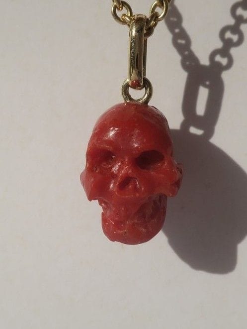 Pendentif Pendentif XIXe Memento Mori crâne corail 58 Facettes