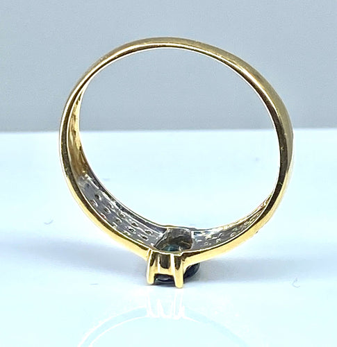 Bague 59 Bague jonc bandeau en or jaune 18 carats, saphir et 28 diamants 58 Facettes AB374