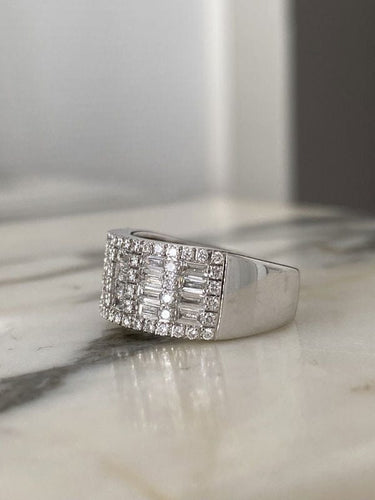 Bague 53 Bague en or blanc et diamants 58 Facettes