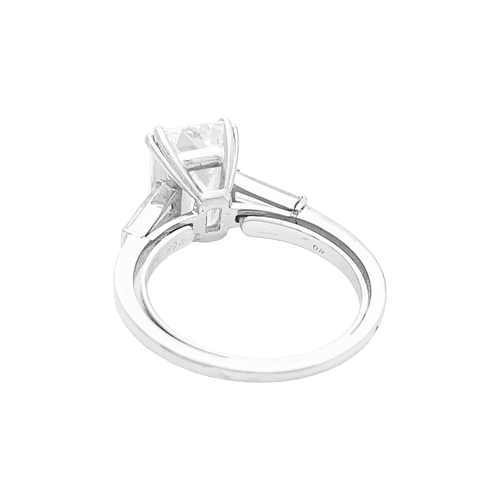 Bague 55 Bague solitaire Van Cleef & Arpels, diamant taille émeraude 4,01 cts. 58 Facettes 34698