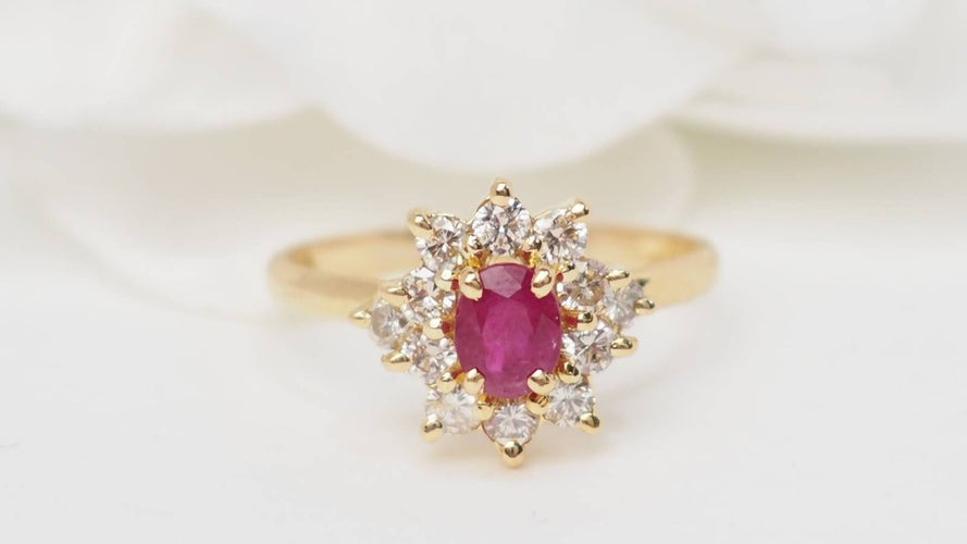 Bague 52.5 Bague marguerite en or jaune, rubis et diamants 58 Facettes 32669