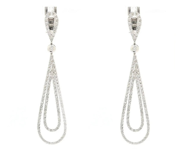 Boucles d'oreilles Boucles d'oreilles pendantes en or blanc avec diamants 58 Facettes 13846