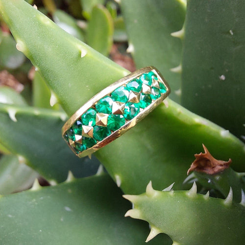 Bague 51 HENRI MARTIN (attribué à) Bague jonc émeraudes et or jaune 58 Facettes 5