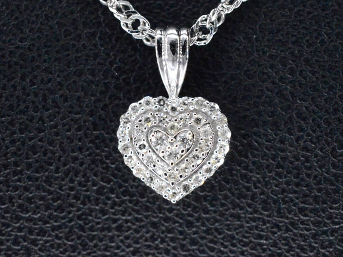 Pendentif Pendentif en or blanc en forme de coeur avec diamants 58 Facettes 2078