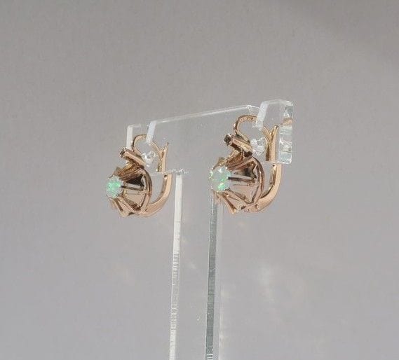 Boucles d'oreilles Paire de boucles d’oreilles dormeuses 19e opale or rose 58 Facettes