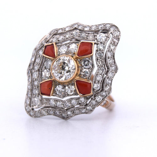 Bague 57 Bague en platine et or jaune avec corail et diamants 58 Facettes