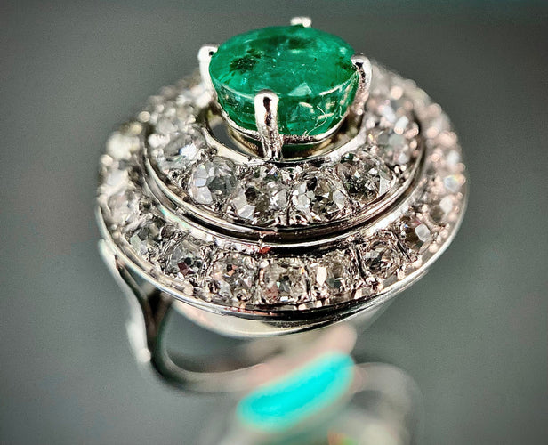 Bague 51 Ancienne bague or blanc, émeraude fin XIXème siècle 58 Facettes