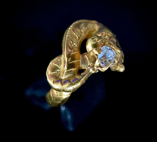 Bague 59 Bague solitaire Néo Gothique figurant une tête de chimère 58 Facettes