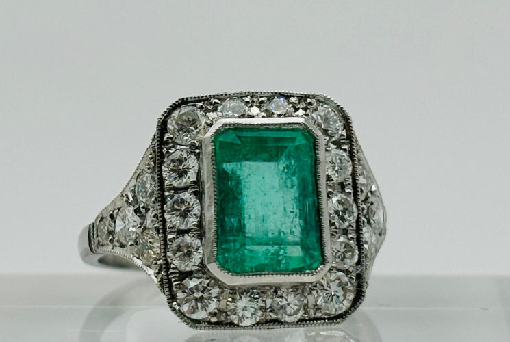 Bague 57 Bague Art Déco en platine avec émeraudes et diamants 58 Facettes 50309