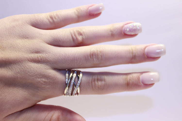 Bague 56 Bague or 375/1000e Diamants 58 Facettes