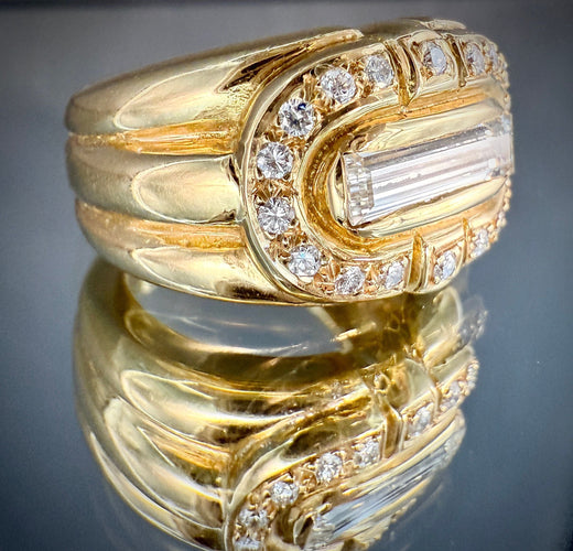 Bague 51 Bague en or jaune sertie de 1 carat de diamant taillé en baguette (VS-G/H) 58 Facettes