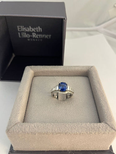 Bague 55 Bague en or gris sertie d'un saphir Ceylan non-chauffé taille coussin de 3,80 carats 58 Facettes 227498