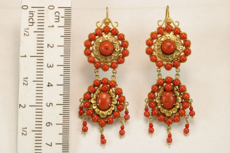 Boucles d'oreilles Boucles d'oreilles antiques en or corail 58 Facettes 7666