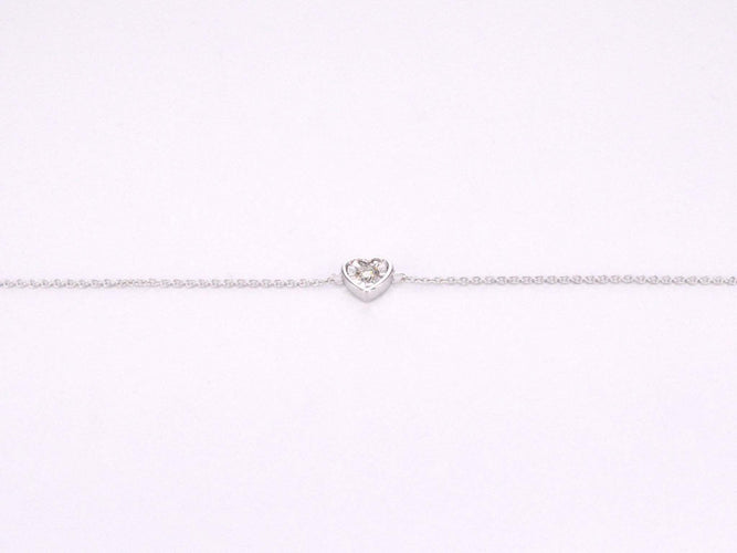 Náramek z bílého zlata s 0,10 karátovým diamantovým srdcem