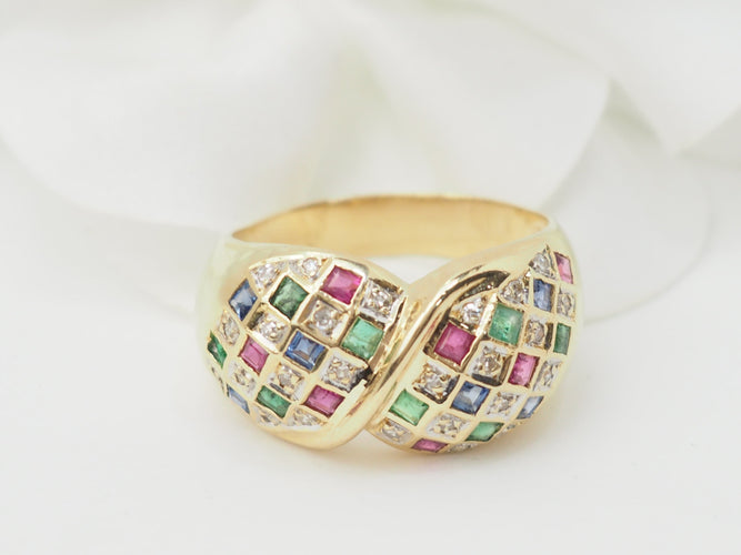 Bague 61 Bague pavée en or jaune, diamants et pierres précieuses 58 Facettes 22233