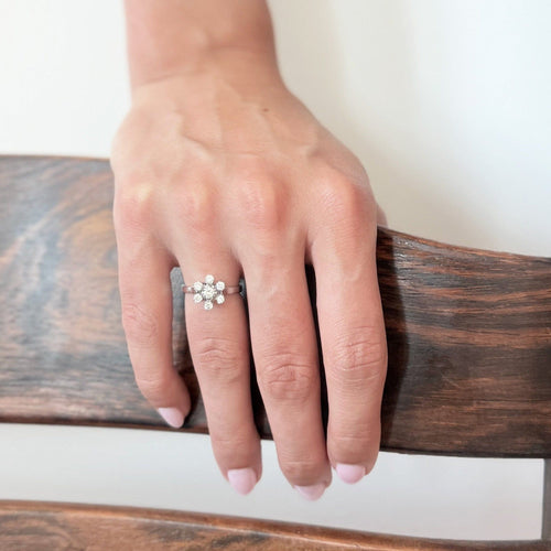 Anel em ouro branco e diamantes 