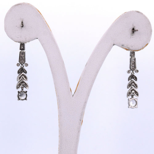 Boucles d'oreilles Boucles d'oreilles Art Déco en or blanc avec diamants 58 Facettes