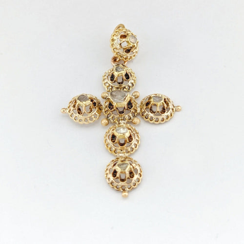 Pendentif Pendentif croix en or jaune et diamants 58 Facettes 32666