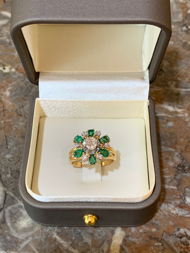 Bague 58 Bague Marguerite Emeraudes Diamants Or Jaune 18 Carats 58 Facettes B381