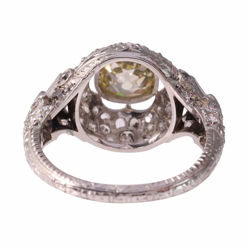 Bague 53 Bague édouardienne en platine avec diamant jaune fantaisie – Un écho dentelé à l'élégance des années 1920 58 Facettes 25115-0280