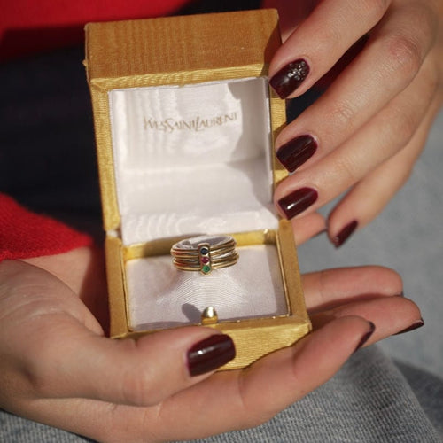 Bague 53 YVES SAINT LAURENT - Bague or jaune, rubis, émeraude et saphir 58 Facettes