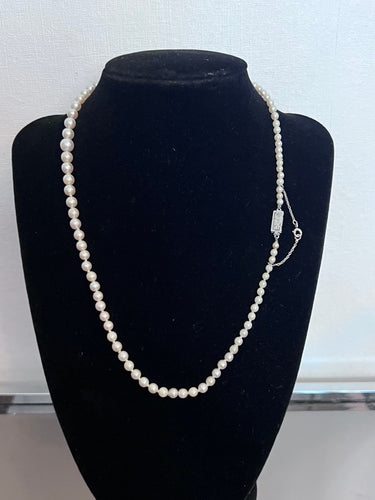 Collier Collier 95 Perles de culture en chute Art Déco fermoir or et aiamants 45 cm 58 Facettes