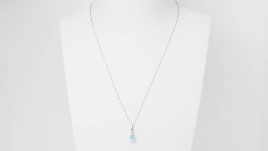 Collier Collier solitaire en or blanc et topaze bleue 58 Facettes CLAL
