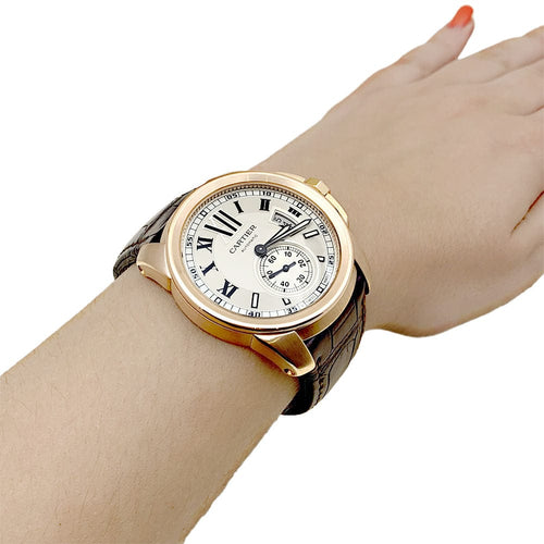 Montre Montre Cartier, "Calibre de Cartier", or rose, cuir. 58 Facettes 33826
