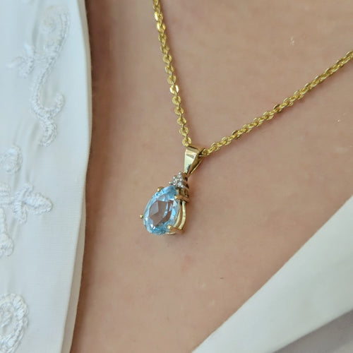 Pendentif Pendentif en or jaune, diamants et topaze 58 Facettes 32245