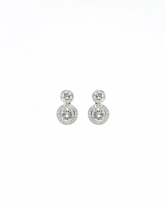 Boucles d'oreilles boucles d'oreilles modernes en or blanc avec diamants 58 Facettes