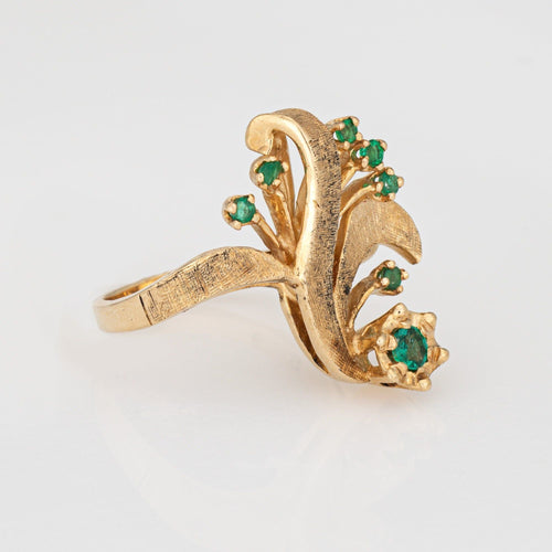 Bague 52 Bague vintage en or avec émeraude et volutes, style cocktail, années 60 58 Facettes G14070