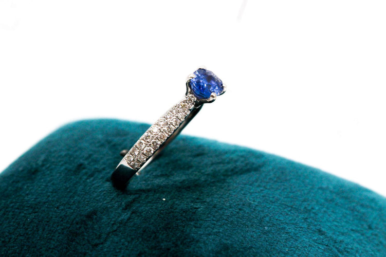 Bague 52 Bague or blanc saphir de Ceylan 58 Facettes 250230