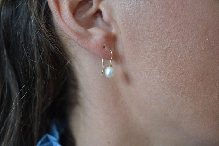 Boucles d'oreilles Pendants d'oreilles perle ovale 58 Facettes 3686