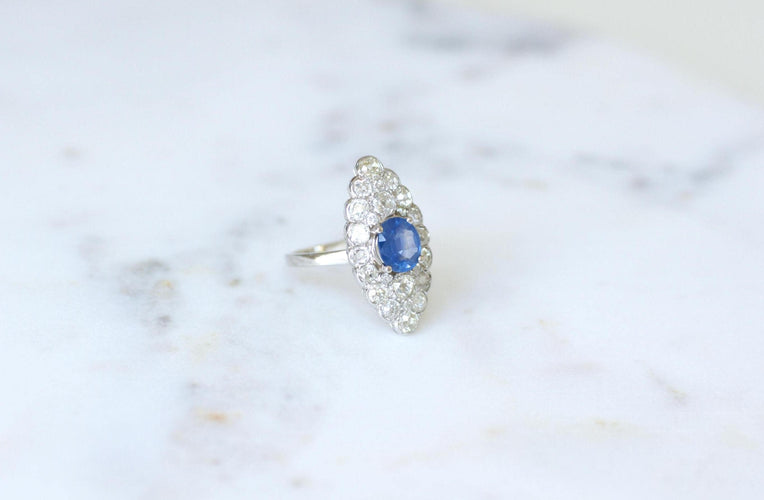 Bague 58 Bague Marquise en Or blanc, Saphir de Ceylan et Diamants 58 Facettes