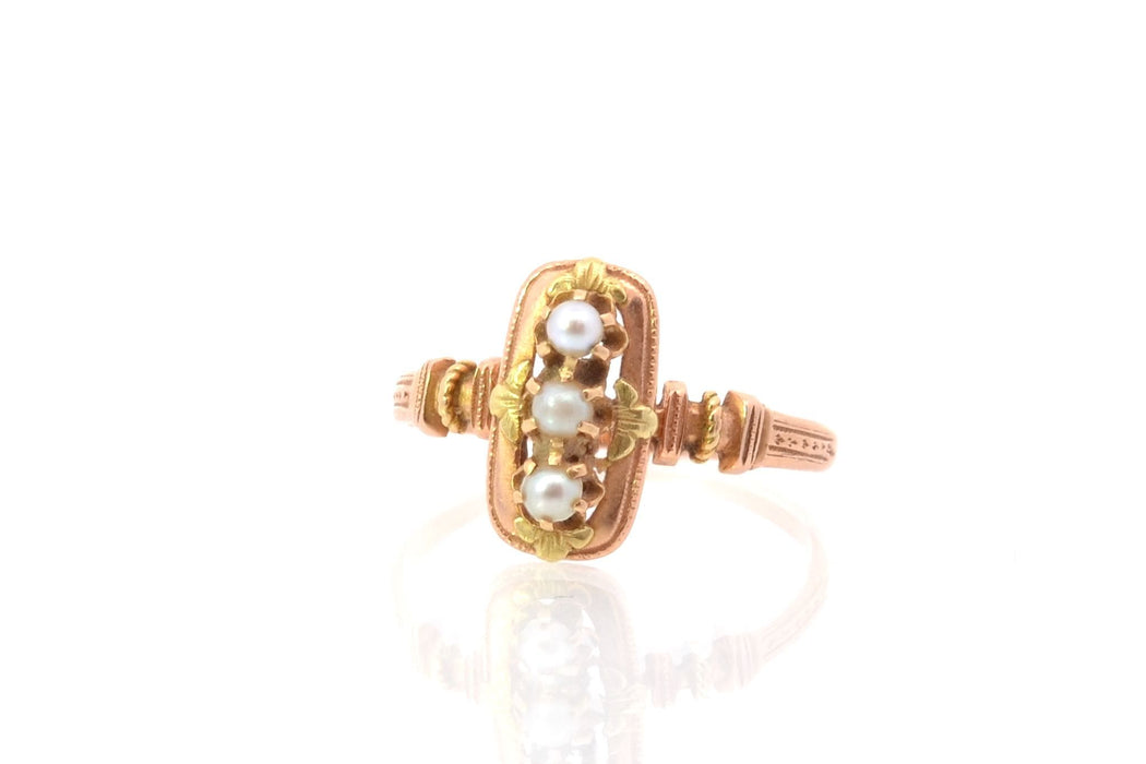 Yellow gold ring, pink gold and fine pearls