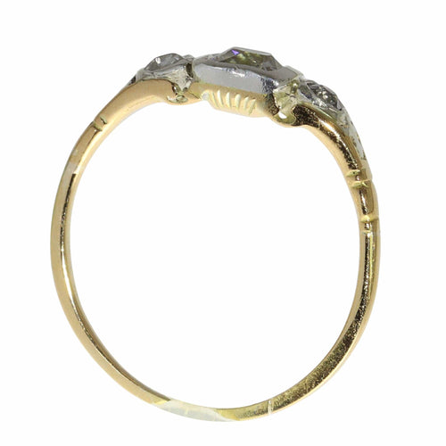 Bague 50 Murmures du passé : l'histoire de la bague en diamant de la Renaissance 58 Facettes 24004-0313