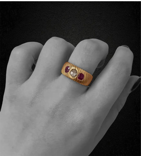 Bague Bague austro-hongroise vintage de la fin du 19ème siècle. 58 Facettes