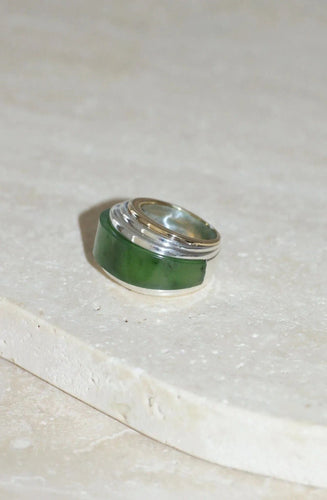 Bague 52 Bague puiforcat par andré vassort jade sur or jaune et argent 58 Facettes