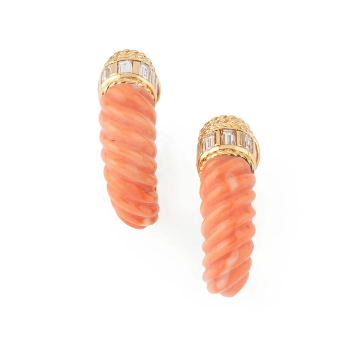 Bague Boucheron - Paire de boucles d'oreille en Corail et diamants baguette 58 Facettes 1