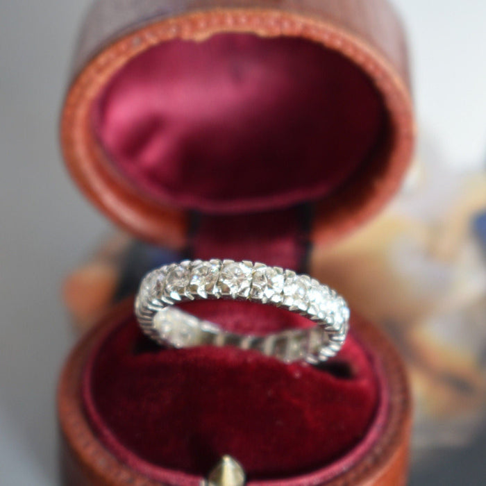 Vintage eeuwigheidstrouwring met diamanten