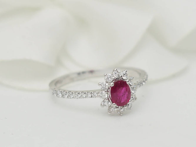 Bague 53 Bague marguerite en or blanc, rubis 0.45ct et diamants 58 Facettes 33178