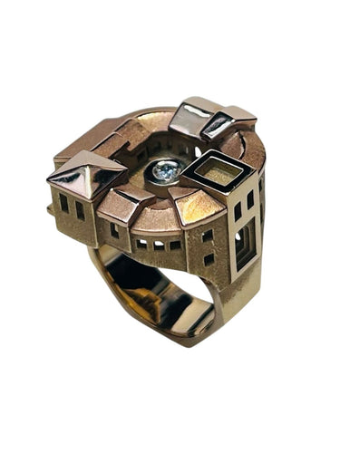 Bague 54 Philippe TOURNAIRE - Bague or jaune collection Architecture, modèle Village fortifié 58 Facettes 123577.4