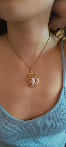 Pendentif Pendentif or jaune camée danseuse à l'antique 58 Facettes 592