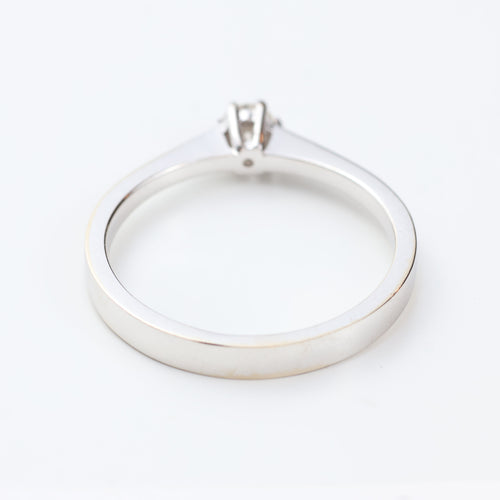 Solitaire ring in 18k witgoud en diamant 0,12 ct 