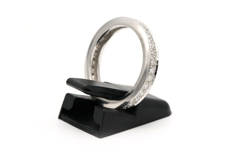 Bague 54 Alliance américaine contemporaine en or blanc sertie de diamants 58 Facettes 21129