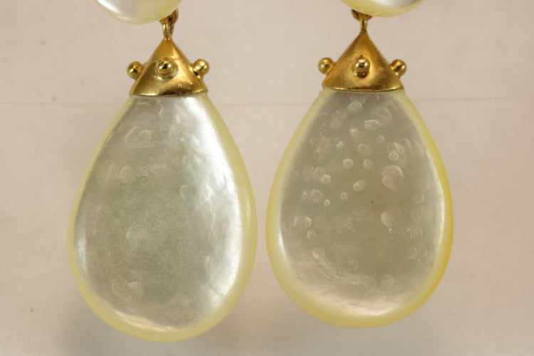 Boucles d'oreilles Boucles d'oreilles anciennes en or et nacre 58 Facettes 7696