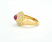 Bague en or jaune avec rubis cabochon de 2,5 ct et diamants