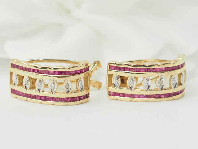 Boucles d'oreilles Boucles d'oreilles vintage en or jaune, rubis et diamants 58 Facettes 33439