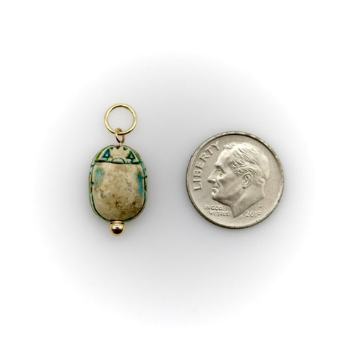 Pendentif Pendentif scarabée en faïence turquoise de style néo-égyptien avec monture en or 14 carats 58 Facettes A2003N