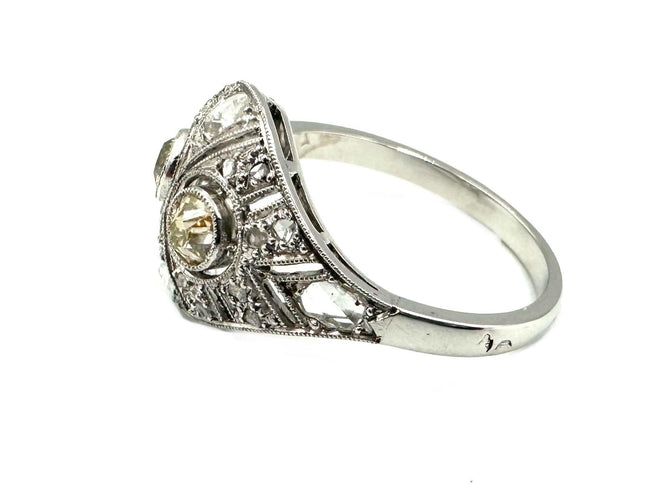 Bague 55 Bague Art-Déco Dôme en or et platine ornée de diamants 58 Facettes